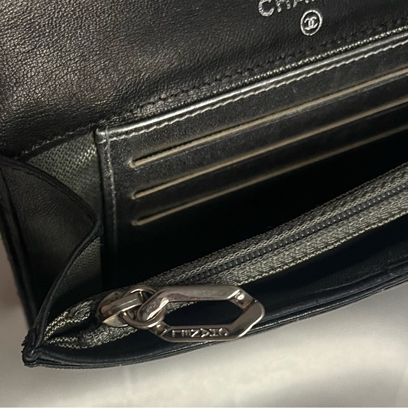 2005 Chanel Quilted Lambskin Bifold Wallet - Picture 5 of 9